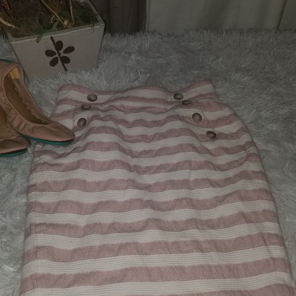 Loft curvy knee length skirt. - Picture 1 of 3